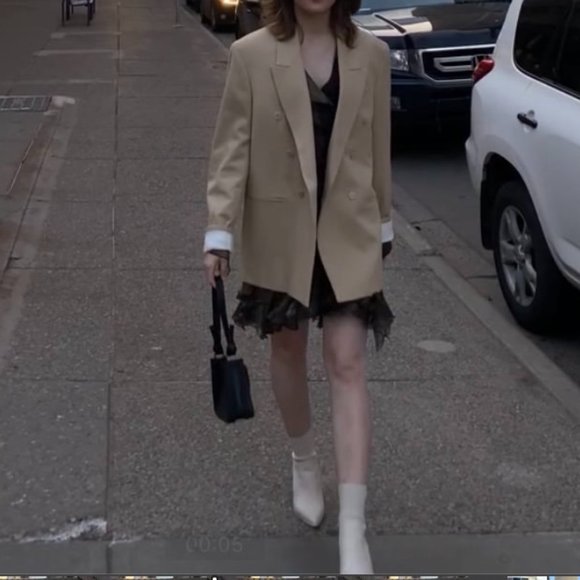 ZARA Blazer - Picture 1 of 8